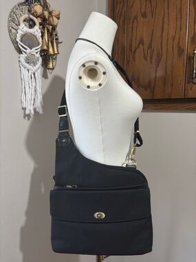 Black Nylon Crossbody Hiking Travel Bag Shoulder Purse